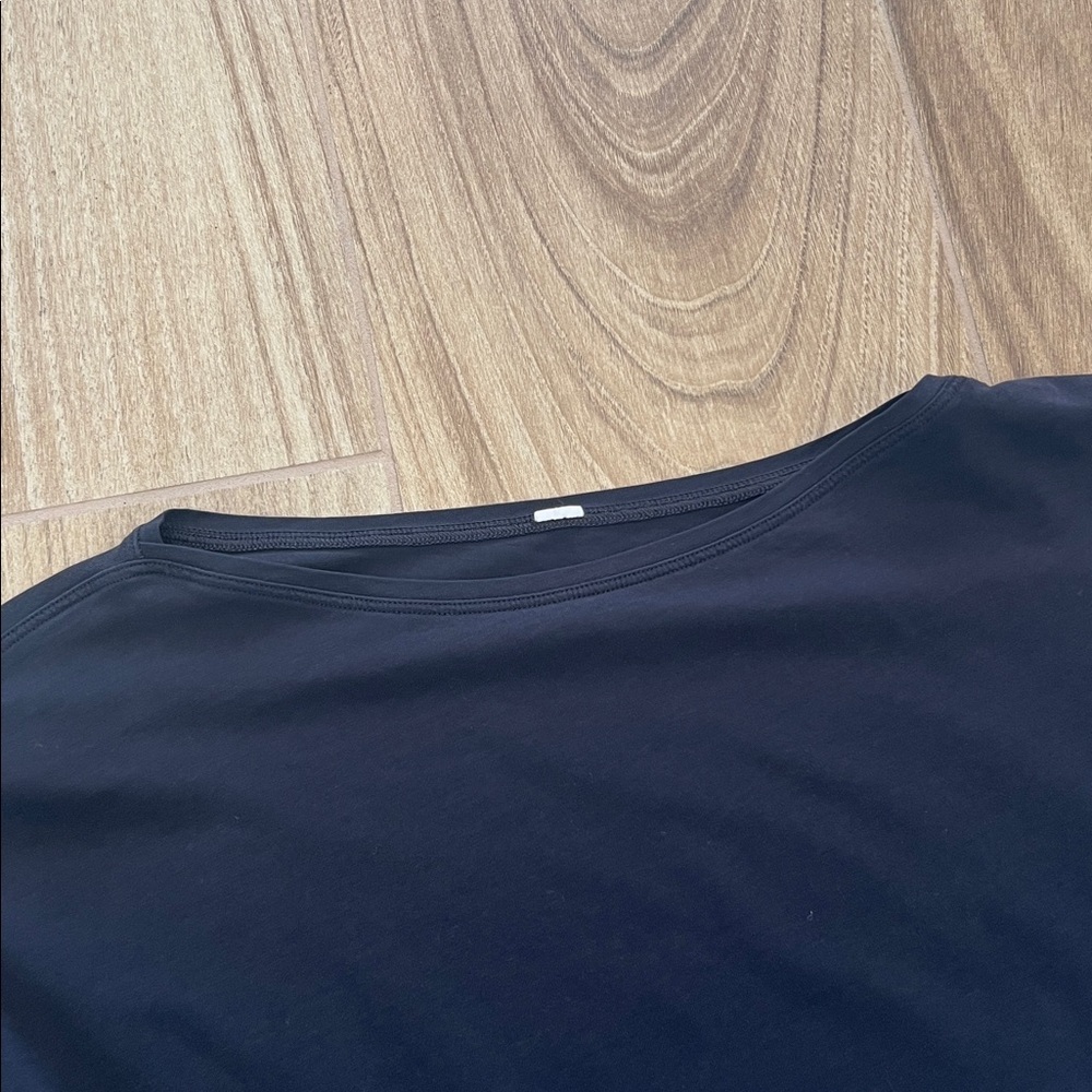 Lululemon Back in Action Black Short Sleeve T-shirt - Picture 4 of 6
